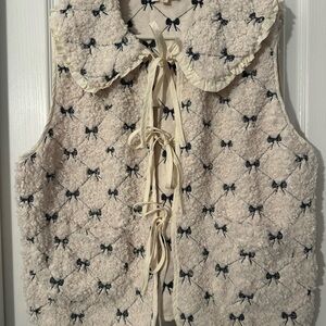 Cream Bow-Print Sherpa Vest Sweater - Brand: